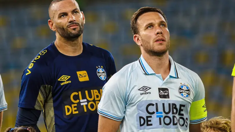 Grêmio acelera reformulação, abre negociações e aponta quatro saídas para 2027