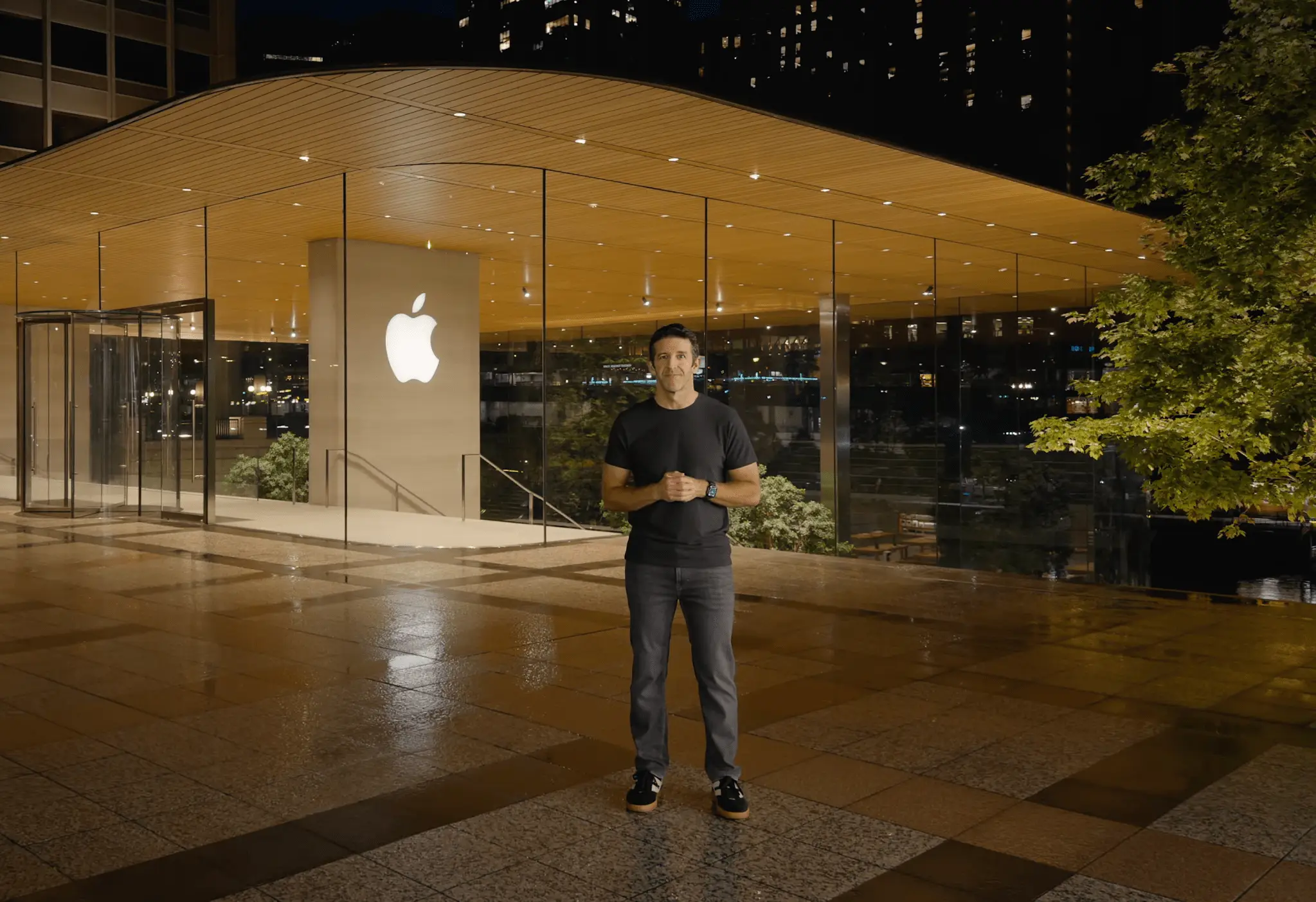 John Ternus, de 51 anos e ex-campeão de natação, será o sucessor de Tim Cook na Apple