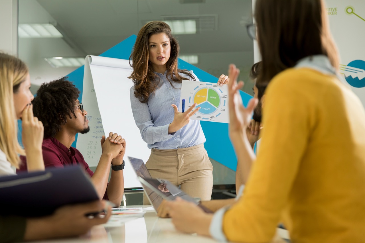 Marketing que vende x marketing da vaidade: como transformar engajamento em matrículas