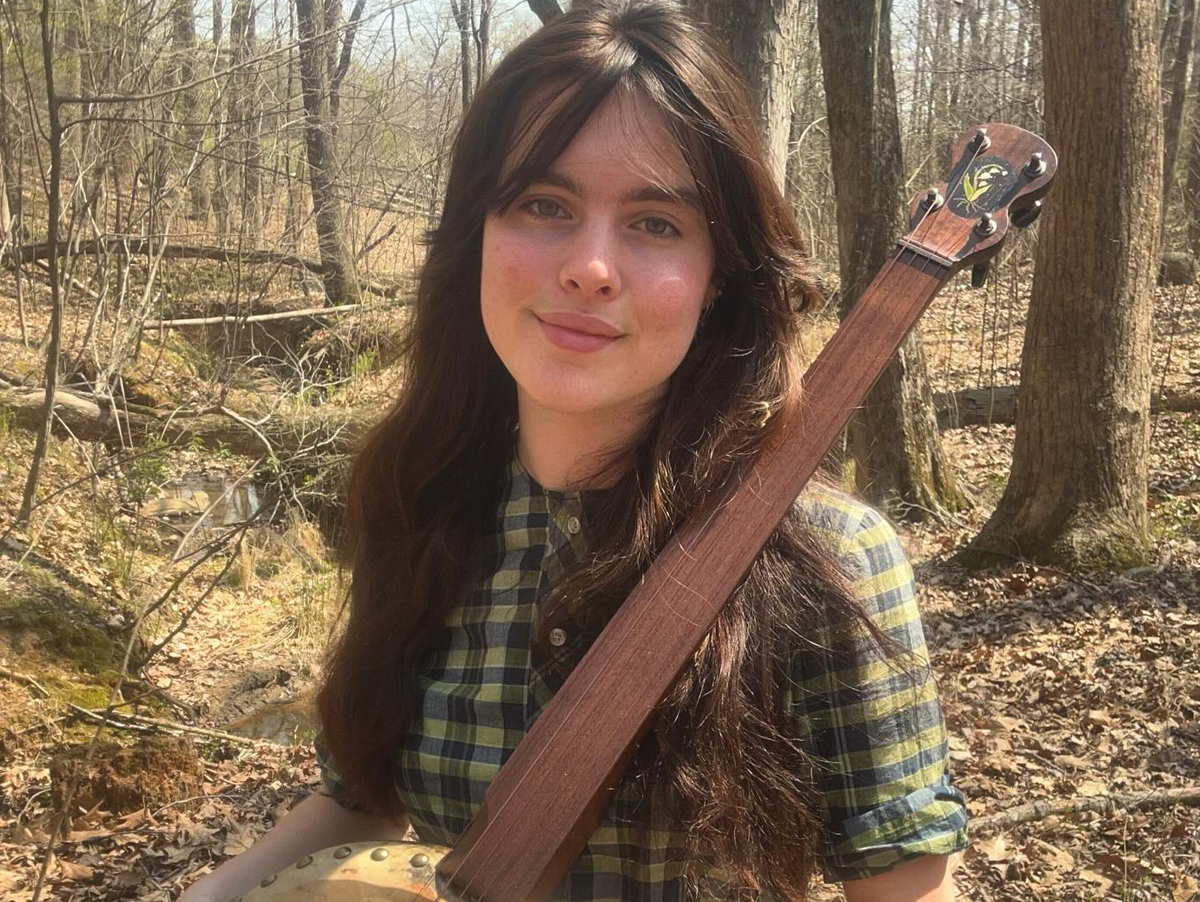 Cantora Murphy Campbell tem voz clonada por IA e músicas reivindicadas por terceiros, expondo brechas em plataformas e direitos autorais