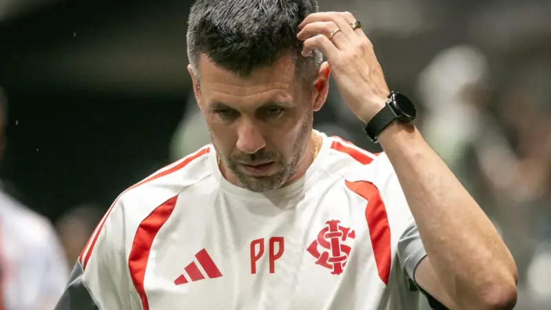 Pezzolano tem dúvida na lateral-esquerda do Internacional para duelo com o Mirassol