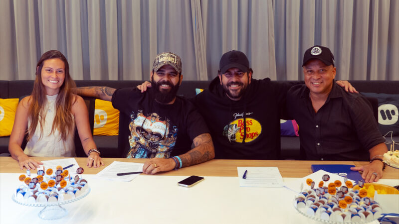 Warner Music Brasil fecha parceria com ‘Na Base do Agro’, plataforma de curadoria, gestão de carreira e produção de conteúdo