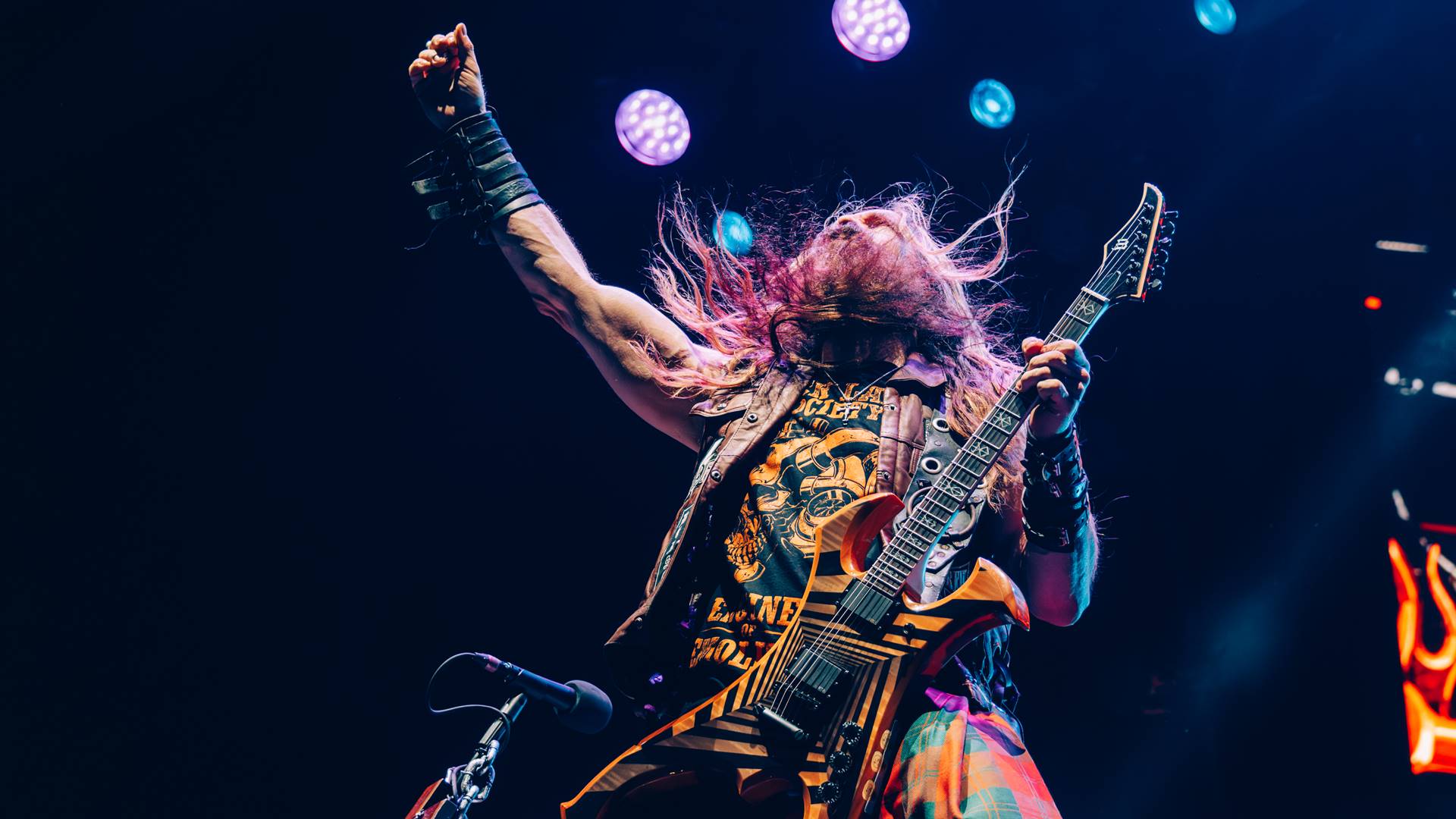 Zakk Wylde faz duas homenagens a Ozzy Osbourne durante show no