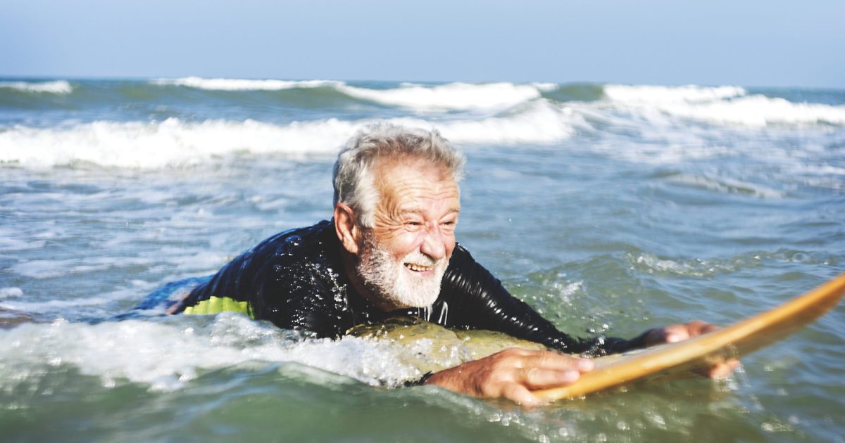 Baby boomers fazem 80 anos e pressionam por mudanças na forma de envelhecer