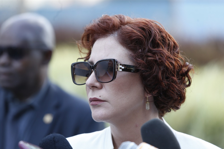 Defesa de Carla Zambelli afirma que vai recorrer de nova autorização de extradição da Itália
