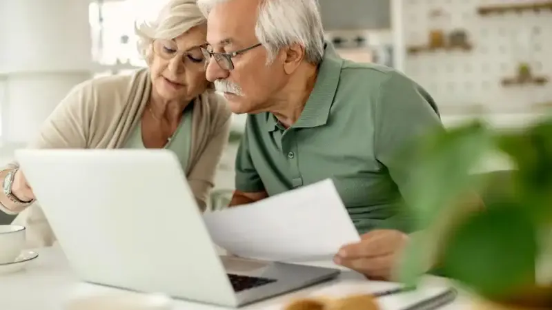 Aposentadoria do exterior para maiores de 65 anos: quando há isenção do IR e como proceder