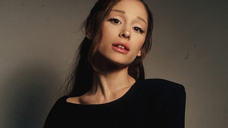 Ariana Grande lança álbum “Petal” em 31 de julho, antes da estreia de nova turnê