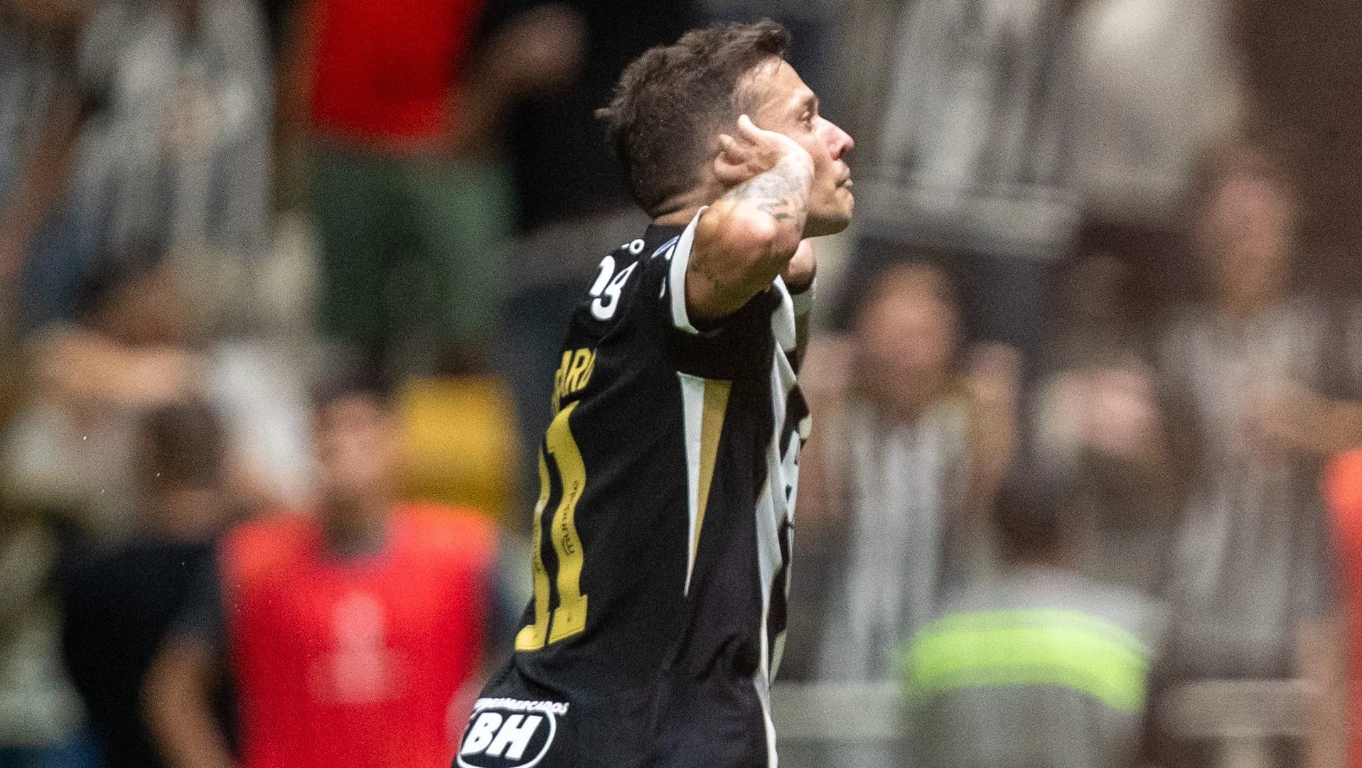 Atlético Mineiro repudia ameaças da torcida organizada a Reinier na Cidade do Galo