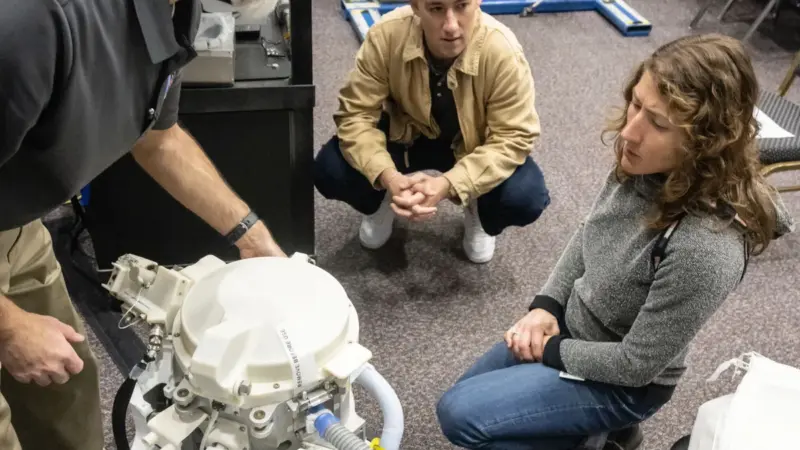 Astronautas da Artemis 2 levam laxantes para enfrentar constipação durante missão