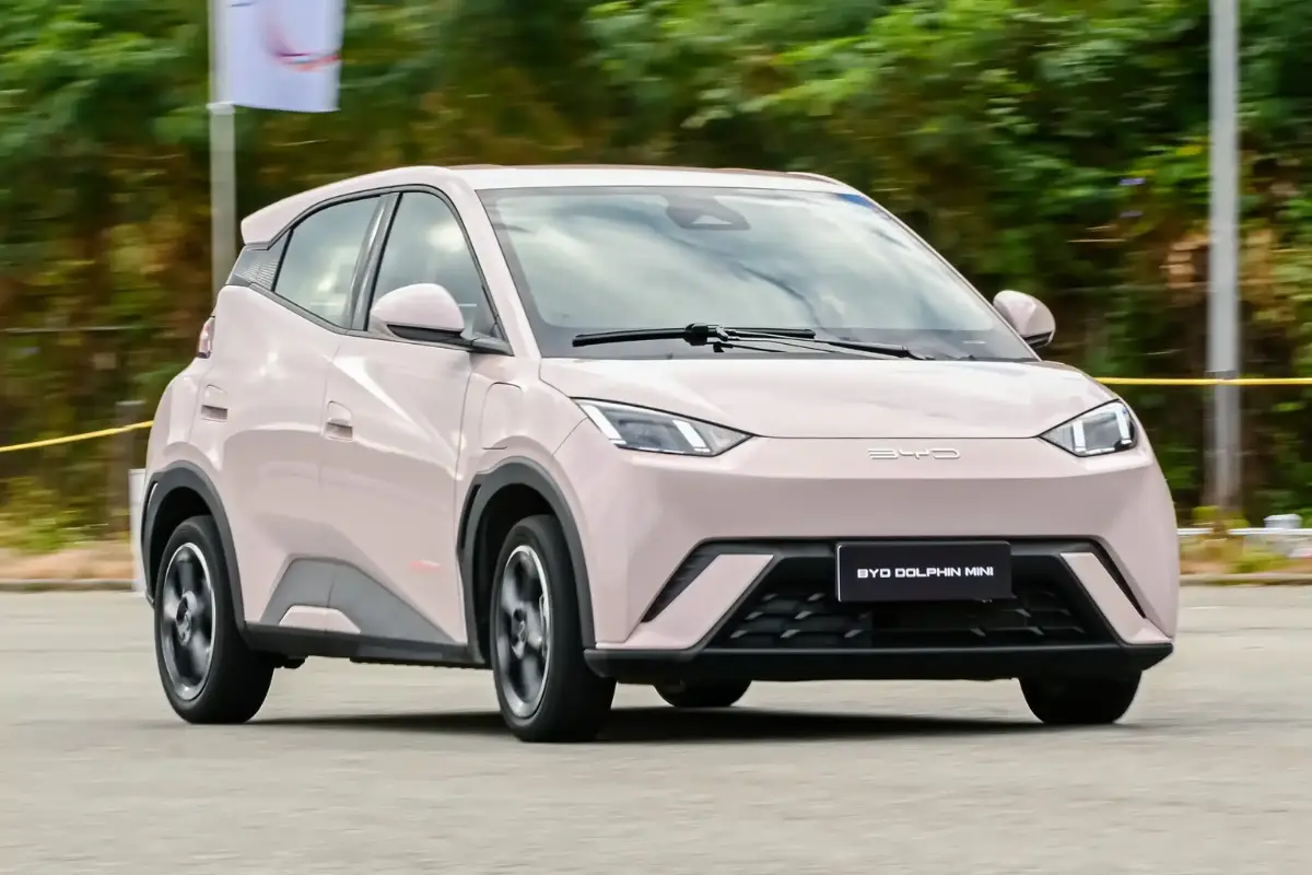 BYD Dolphin Mini lidera ranking de seguro mais caro em março; HB20 tem a apólice mais barata