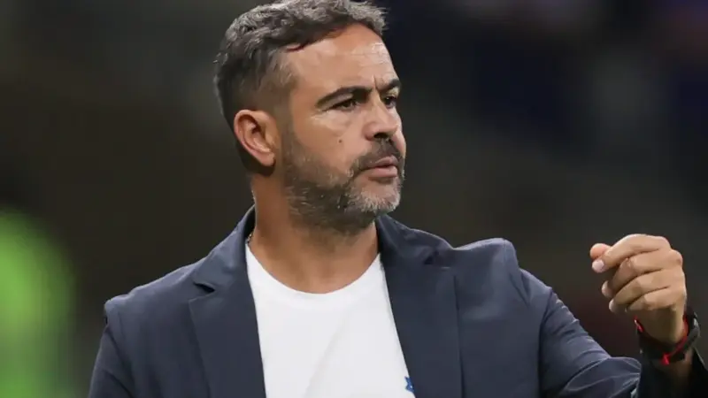 Artur Jorge aponta necessidade de maior eficiência ofensiva do Cruzeiro após empate com o Goiás