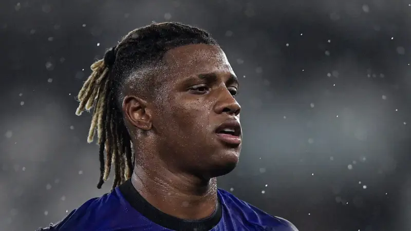 Danilo e Botafogo sinalizam venda iminente; clubes da Itália e Inglaterra já consultaram representantes