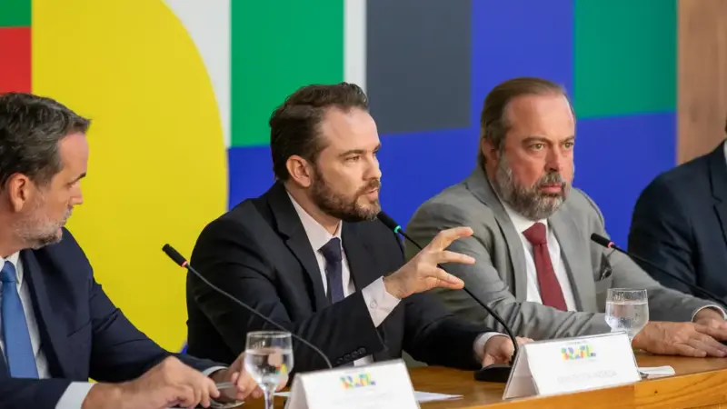 Governo aumenta imposto sobre cigarros para compensar desonerações de querosene e biodiesel