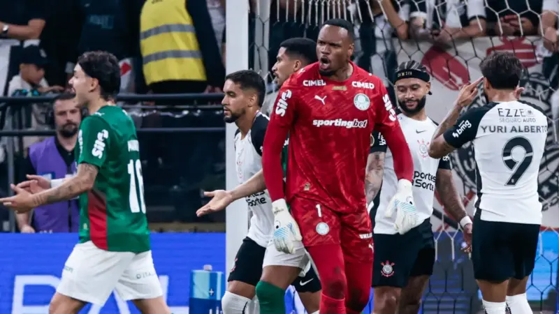 Corinthians repudia ato racista contra Carlos Miguel durante dérbi pelo Brasileirão