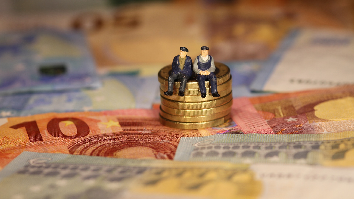 Quanto investir por mês para garantir R$ 10 mil de renda vitalícia na aposentadoria