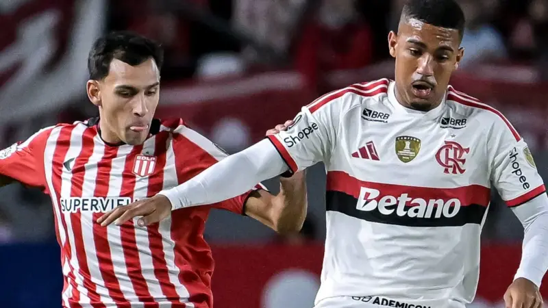 PC Oliveira diz que Flamengo foi prejudicado por duas expulsões não marcadas contra o Estudiantes
