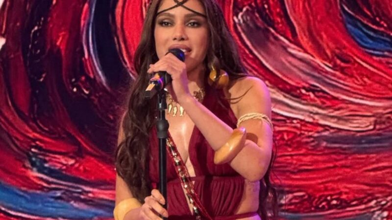 Anitta e Shakira lançam feat “Choka Choka”; Shakira não aparece no vídeo, diz Anitta