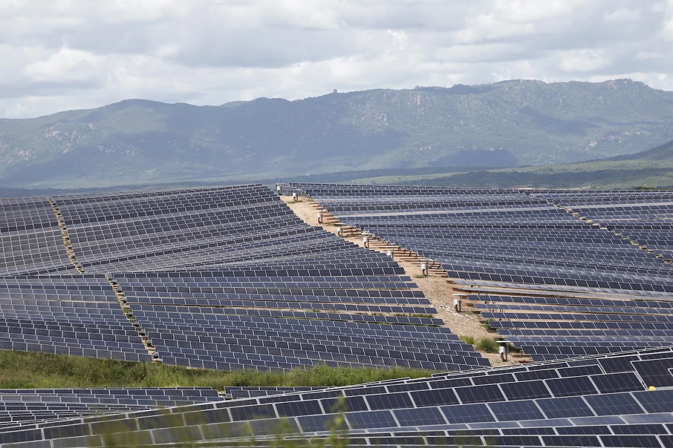 Grupo francês Qair inaugura primeira fase de complexo solar em Icó com investimento superior a R$ 1 bilhão