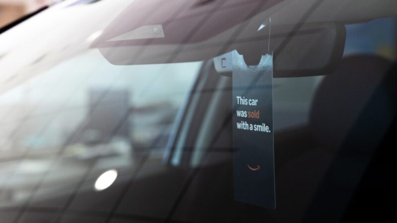 Amazon amplia venda de carros novos nos EUA com plataforma Amazon Autos; desafio é convencer consumidores
