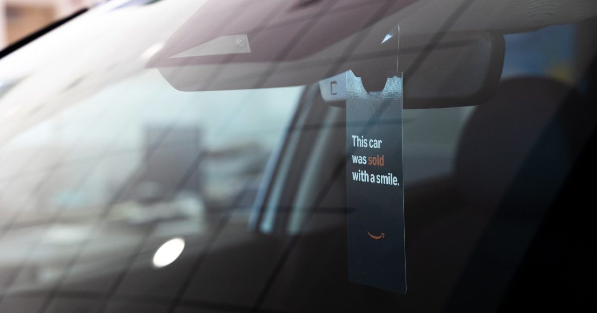 Amazon amplia venda de carros novos nos EUA com plataforma Amazon Autos; desafio é convencer consumidores