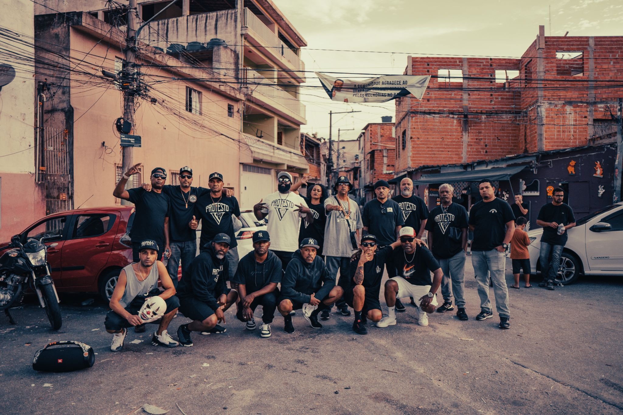 Protesto V lança “Cada Cabeça Uma Sentença” com Markão II e Jah Dartanhan sobre cárcere e exclusão