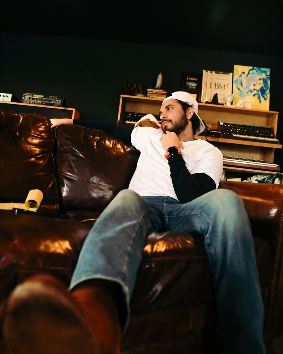 Gustavo Mioto lança primeiro single em inglês e clipe estreia no Fantástico