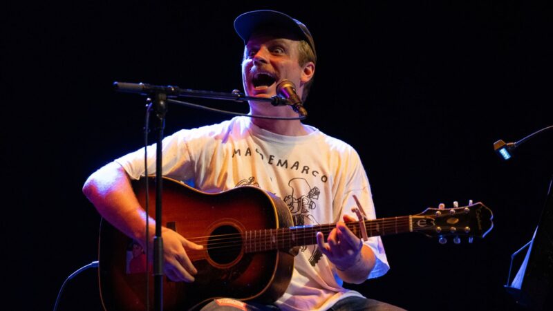 Mac DeMarco retorna ao Brasil com turnê de nove shows; setlist provável e horários