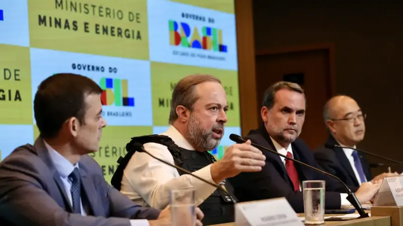 Distribuidoras terão de informar semanalmente margem de lucro à ANP, diz governo