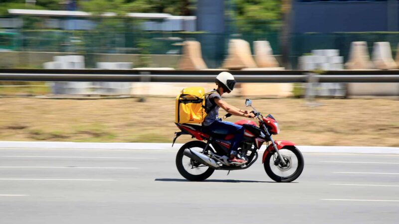 Prefeitura de São Paulo rejeita pedido da Uber para serviço de mototáxi por aplicativo