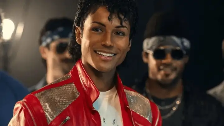 Filme sobre Michael Jackson elimina trechos que citavam acusações de abuso infantil