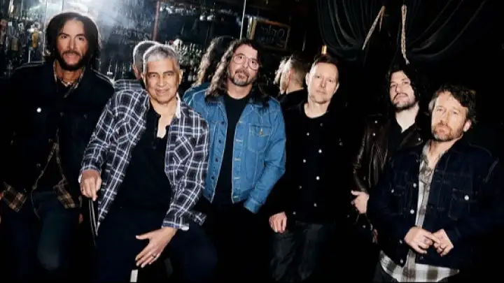 Foo Fighters lançam o single “Of All People”