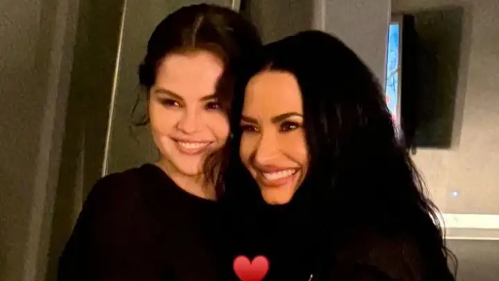 Selena Gomez e Demi Lovato se reencontram nos bastidores da turnê de Demi em Orlando