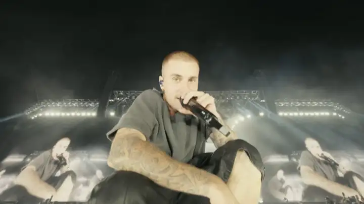 Justin Bieber retorna ao palco principal do Coachella para segunda apresentação neste sábado (18)