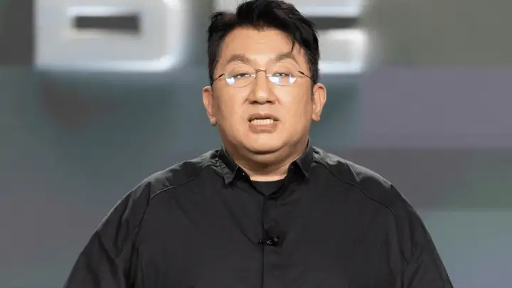 Fundador da HYBE tem pedido de prisão solicitado pela polícia sul-coreana