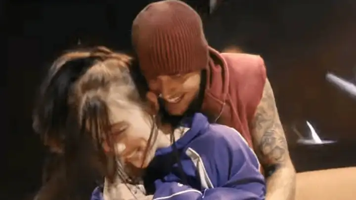 Google sugere “Justin’s One Less Lonely Girl” ao pesquisar Billie Eilish após momento no Coachella