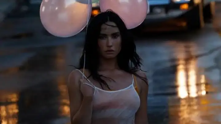 Demi Lovato lança versão deluxe de “It’s Not That Deep” com oito faixas inéditas