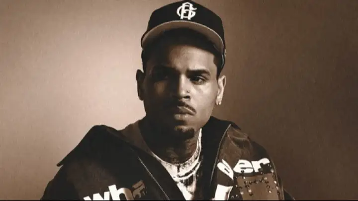 15/06/2026 — Chris Brown tenta impedir que júri saiba de agressão a Rihanna em julgamento sobre ataque de cachorro