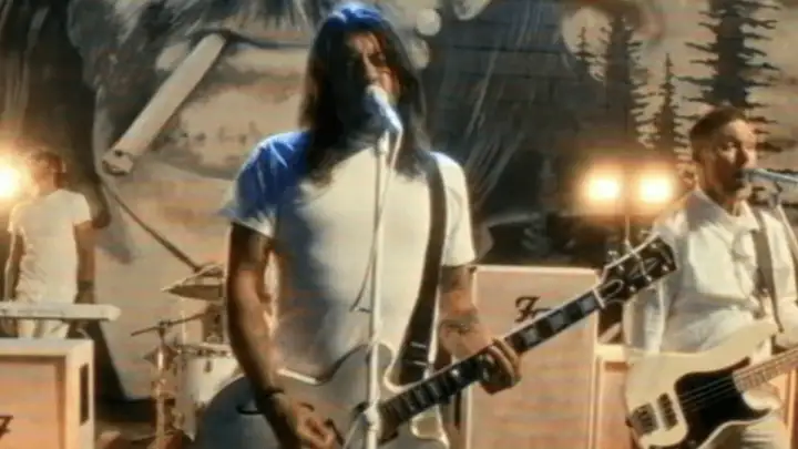 Foo Fighters lança clipe de terror para “Spit Shine” dirigido por Dave Grohl