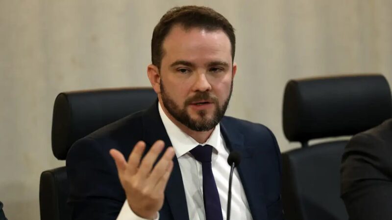 Governo prepara nova versão do programa Desenrola para renegociação de dívidas; anúncio ficará para após viagem de Lula