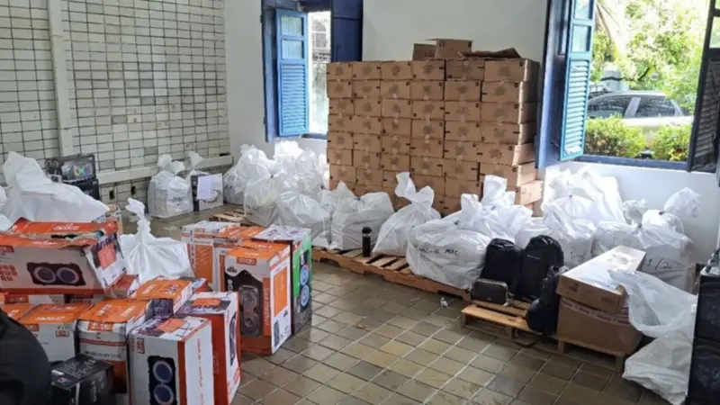 Anatel e Receita apreendem mais de 5 mil produtos de telecomunicações irregulares em Maceió
