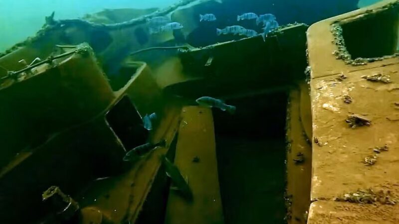 Cidade submersa no Lago de Furnas volta a ser documentada por mergulhadores