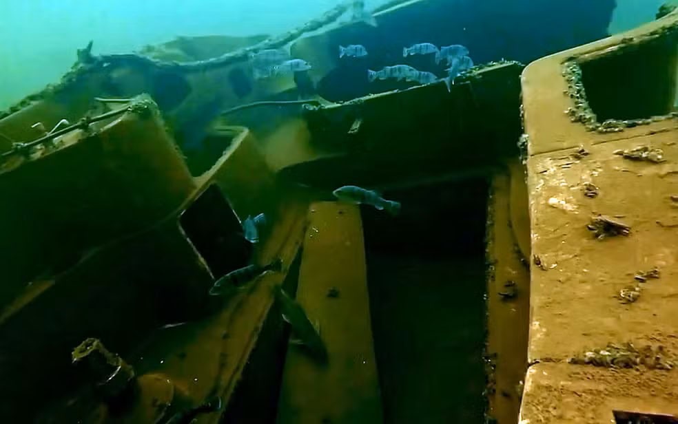 Cidade submersa no Lago de Furnas volta a ser documentada por mergulhadores
