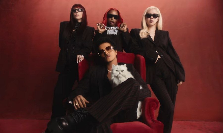 Bruno Mars volta a colaborar com Lady Gaga em “Runway”, single de trilha sonora
