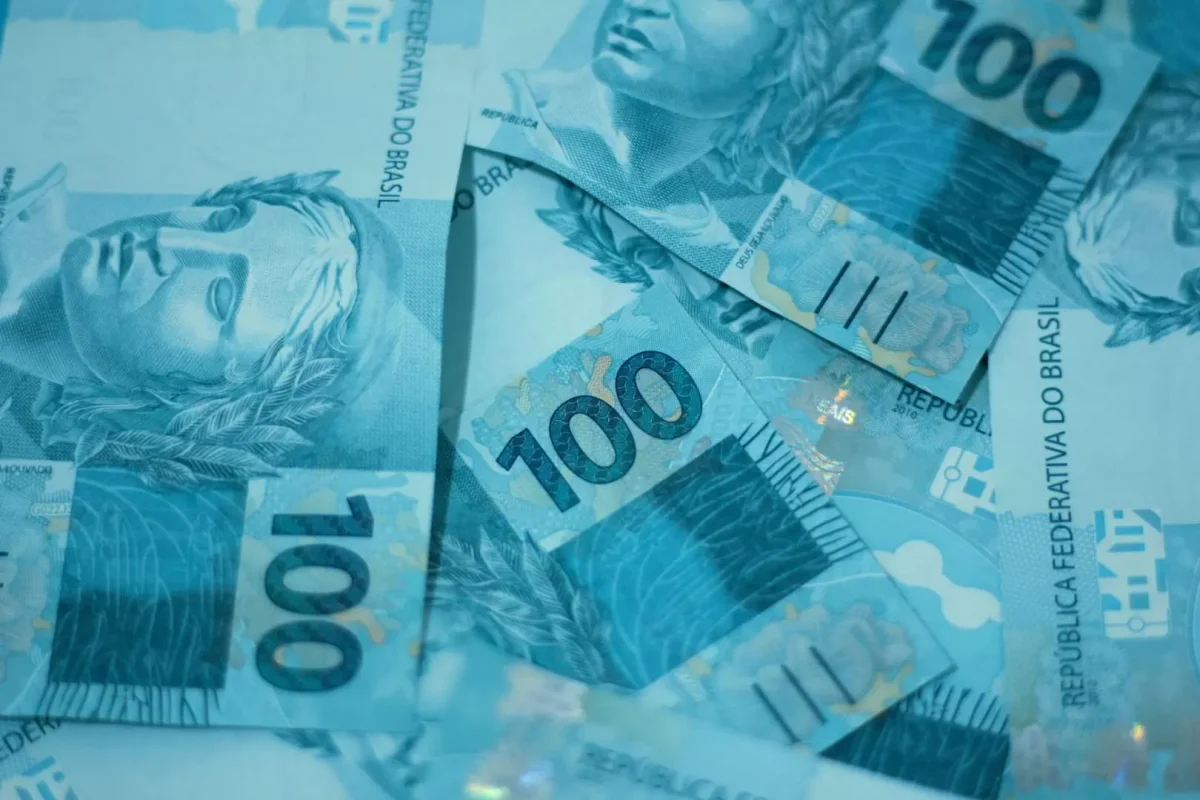 Quanto investir por mês para juntar R$ 100 mil em 3 ou 5 anos