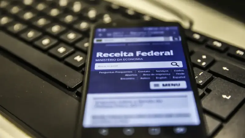 Receita tem R$ 265,6 milhões de restituições retidos por dados bancários incorretos