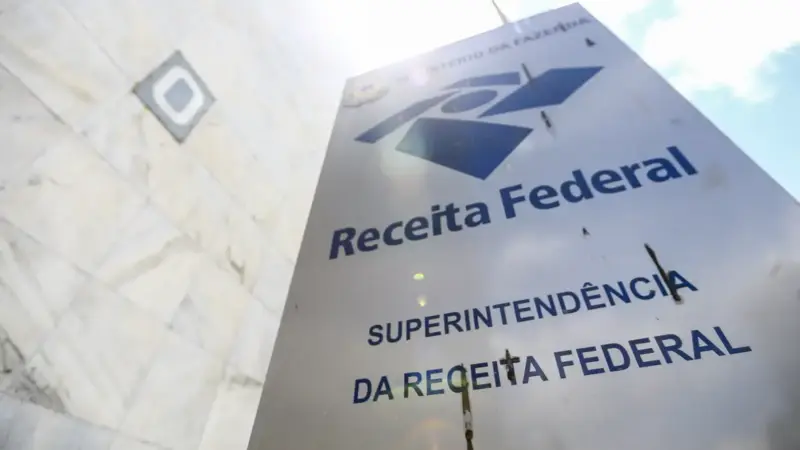 Receita Federal regulamenta imposto mínimo global de 15% para multinacionais