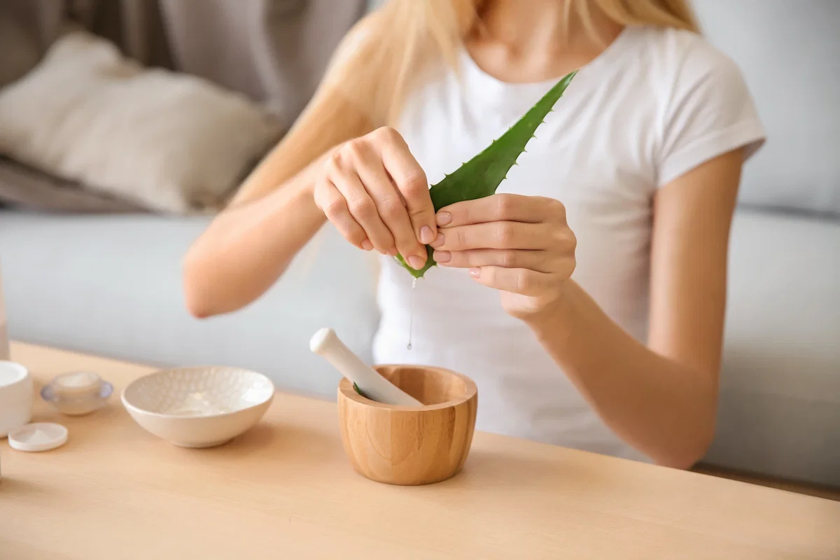 Como reduzir olheiras em casa: 7 remédios simples e como aplicá-los