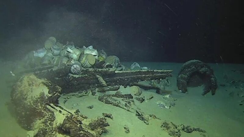 Robô mergulhador registra 86.000 imagens a 2,4 km de profundidade e recupera artefatos de naufrágio do século XVI