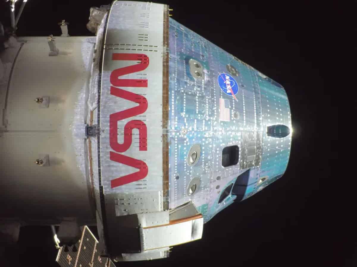 Missão Artemis 2 chega ao fim com pouso seguro da cápsula Orion após sobrevoo lunar