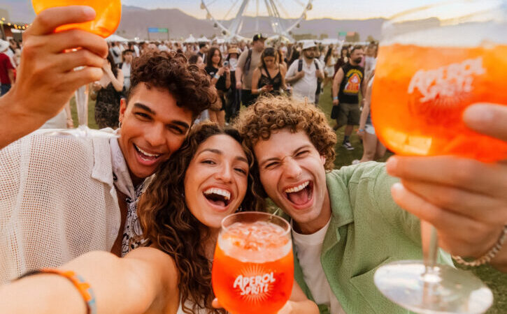 Aperol estreia Aperol Day Club no Coachella 2026 e retorna como parceira oficial pelo quarto ano